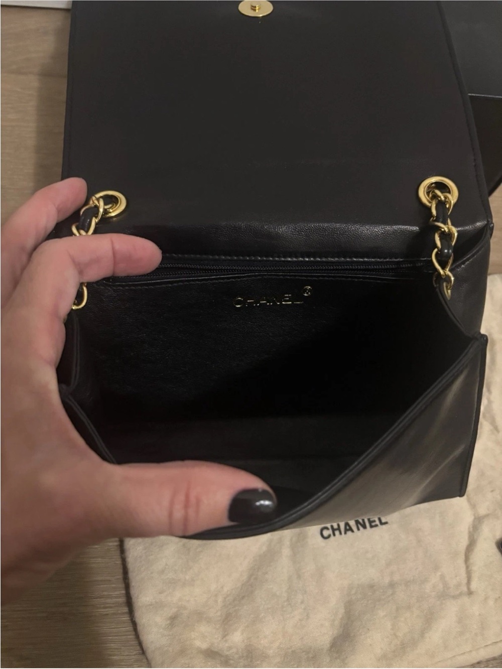 Chanel Diamond Quilt Flap Bag With Logo Box, Dust Bag & Card - Picture 5 of 13